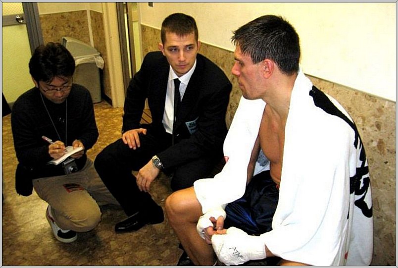 <b>All Japan Kickboxing 2005<br />Tokyo, Japan</b><br />languages: Japanese, Russian, English