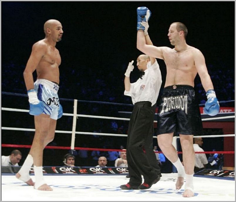 <b>Ichigeki France 2005<br />Paris, France</b><br />languages: Japanese, Russian, English