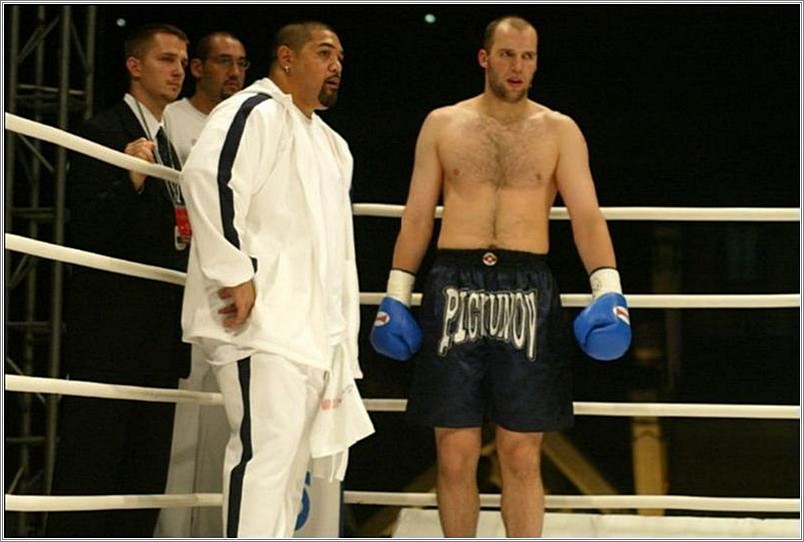 <b>Ichigeki Japan 2005<br />Tokyo, Japan</b><br />languages: Japanese, Russian, English