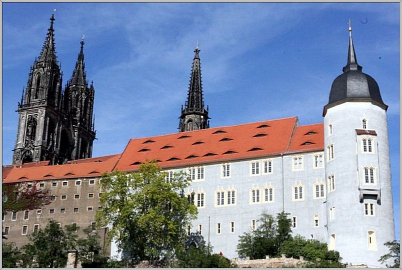 <b>Tourist guide and interpreter<br />Dresden Riesa, Germany</b><br />languages: German, Japanese, Polish, English